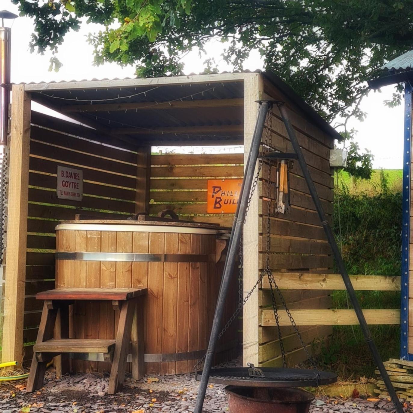 Under The Oak Glamping Hotel Caerphilly Ngoại thất bức ảnh