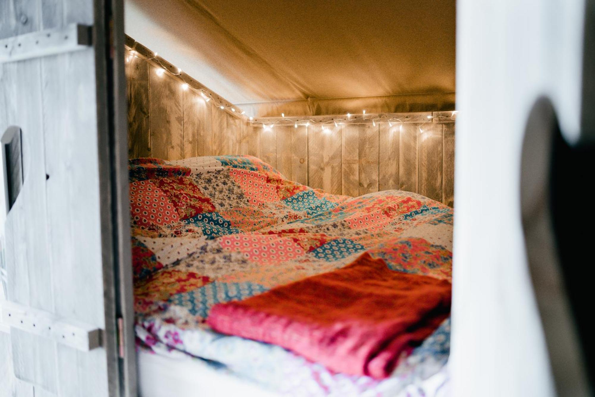 Under The Oak Glamping Hotel Caerphilly Ngoại thất bức ảnh