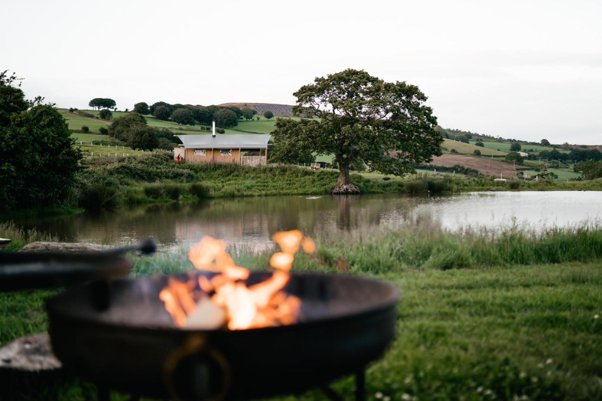Under The Oak Glamping Hotel Caerphilly Ngoại thất bức ảnh