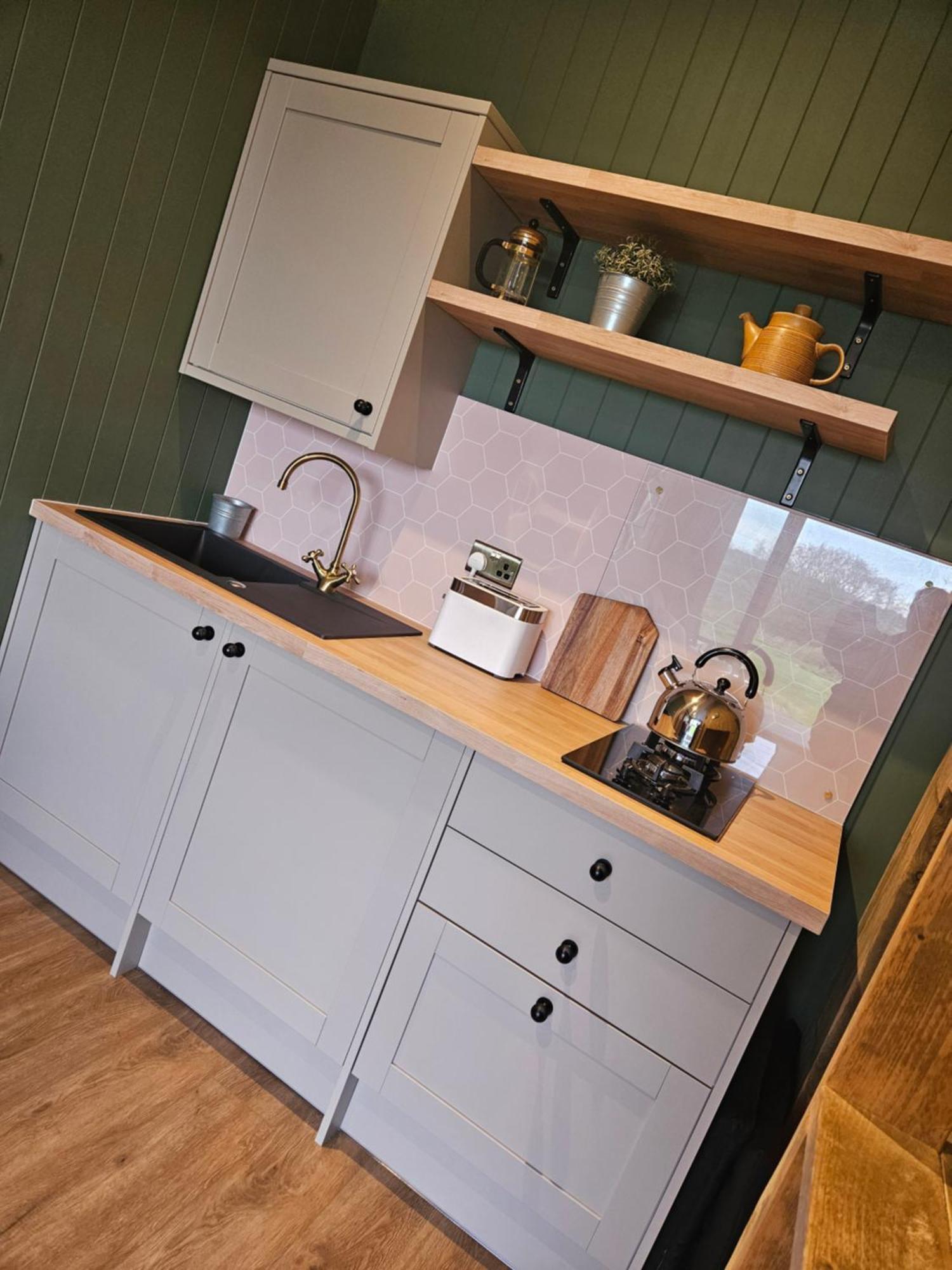 Under The Oak Glamping Hotel Caerphilly Ngoại thất bức ảnh